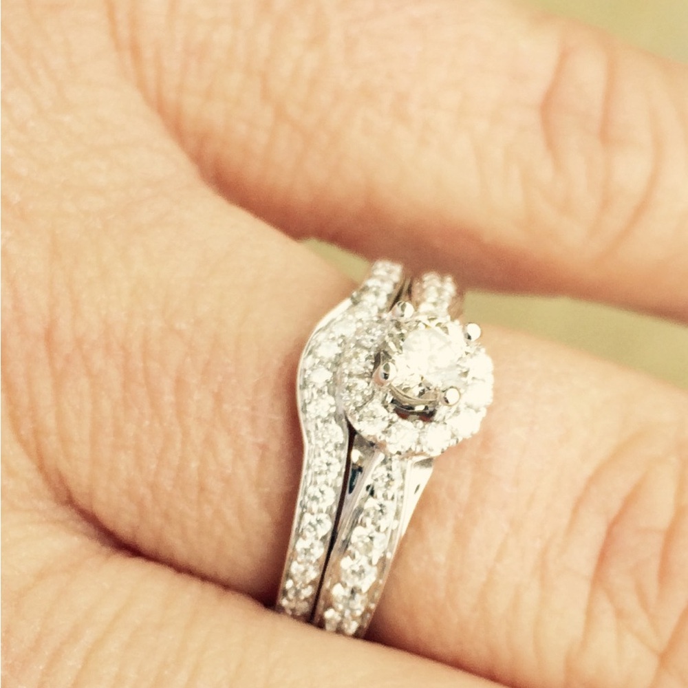 Elegant white gold Diamond wedding Ring Set